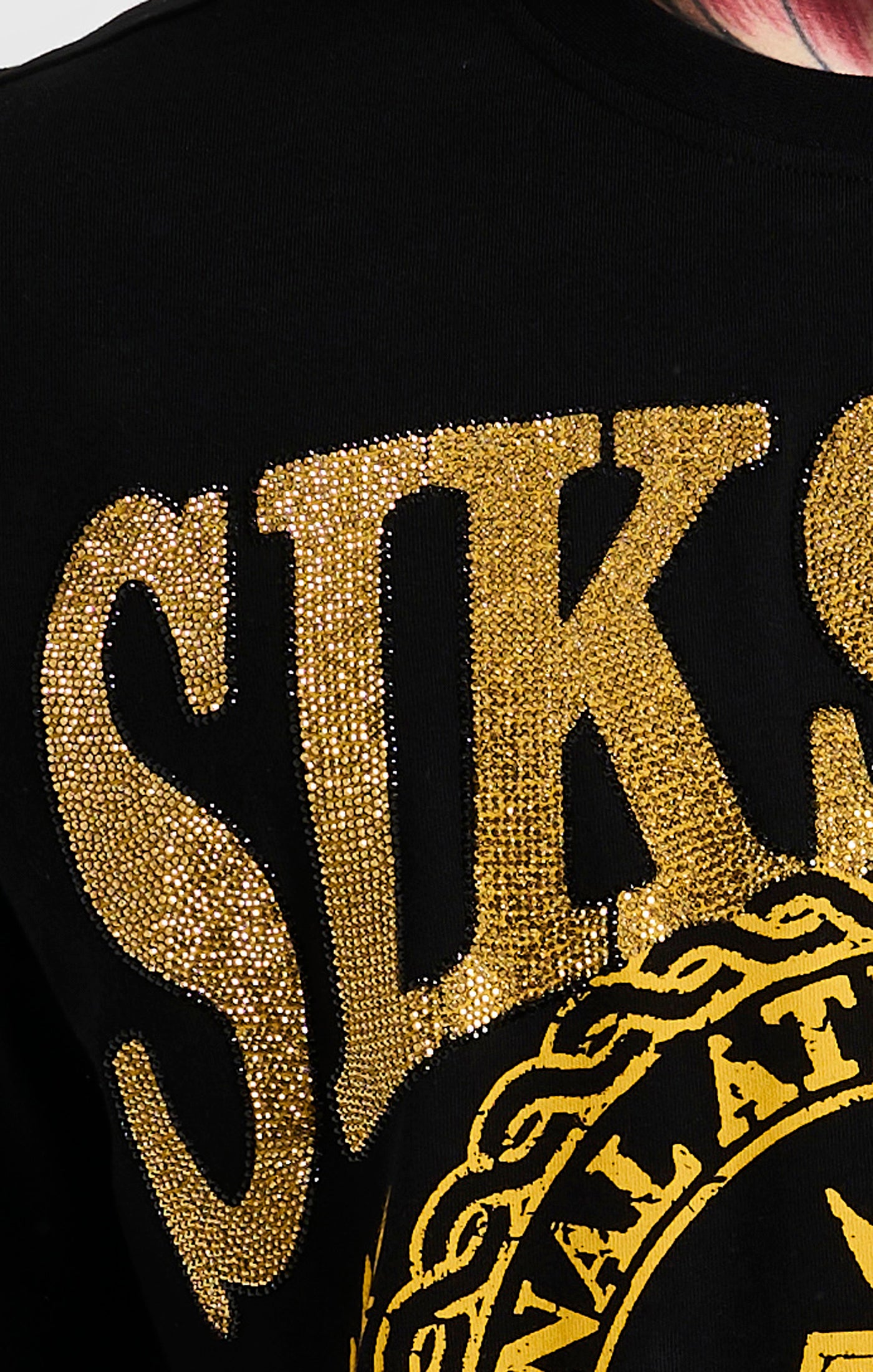Charger l&#39;image dans la galerie, SikSilk Oversized Rhinestone Varsity T-Shirt - Black &amp; Gold (1)