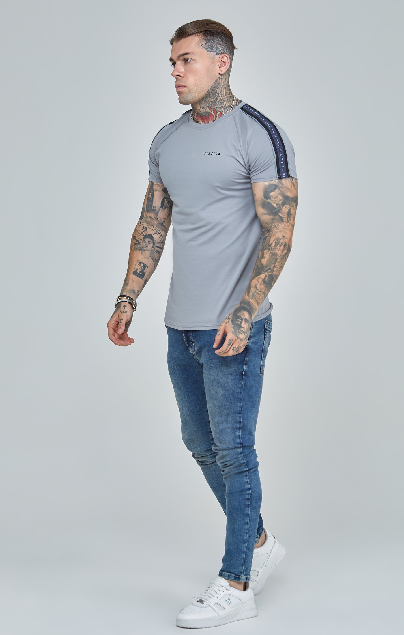 Charger l&#39;image dans la galerie, T-shirt gris manches raglan coupe ajustée (1)